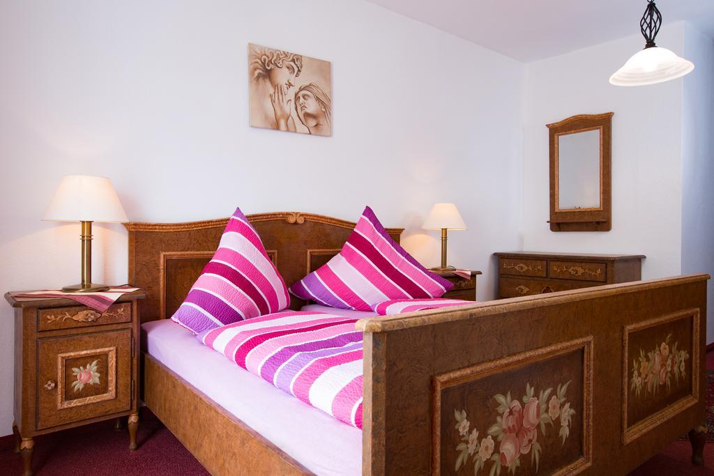Gasthof Zum Lamm Hotel Garmisch-Partenkirchen Pokój zdjęcie