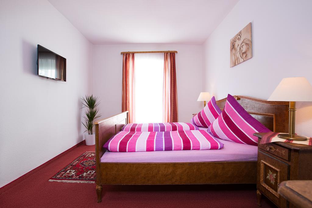 Gasthof Zum Lamm Hotel Garmisch-Partenkirchen Pokój zdjęcie