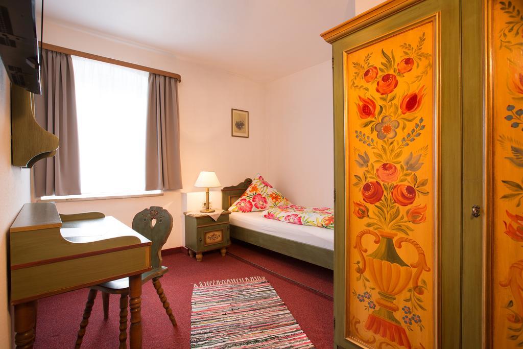 Gasthof Zum Lamm Hotel Garmisch-Partenkirchen Pokój zdjęcie
