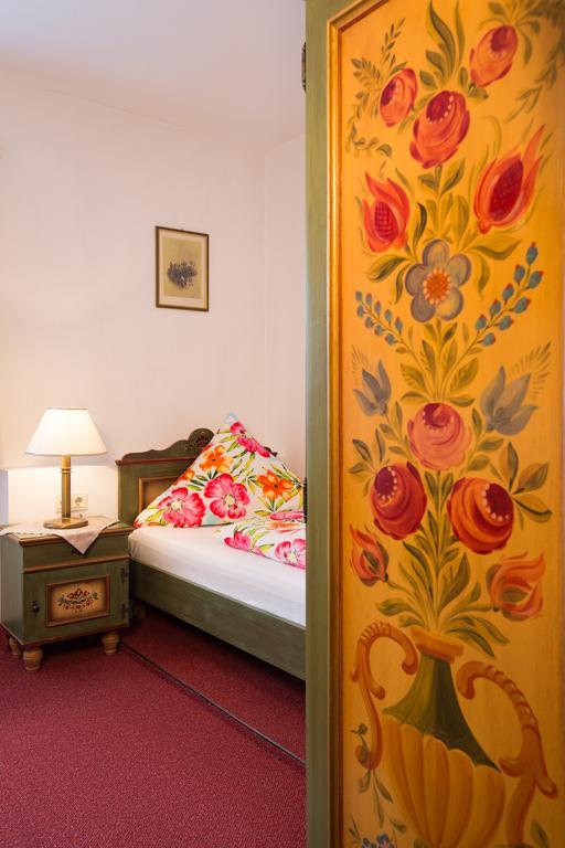 Gasthof Zum Lamm Hotel Garmisch-Partenkirchen Pokój zdjęcie