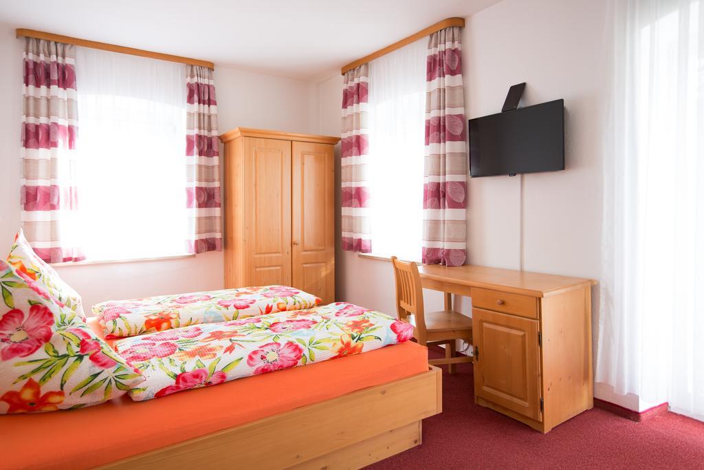 Gasthof Zum Lamm Hotel Garmisch-Partenkirchen Pokój zdjęcie